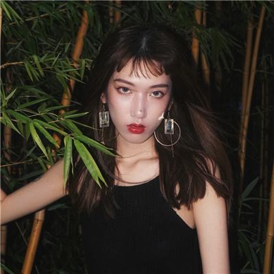 女生头像 霸气 高冷，高冷霸气女生头像（性感霸气美女头像高冷微信头像）