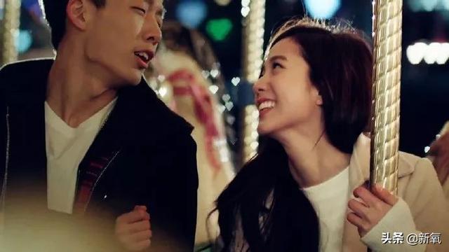 李夏怡 rose音译，卡其色李夏怡rose音译（队友和她合照就像公开处刑）