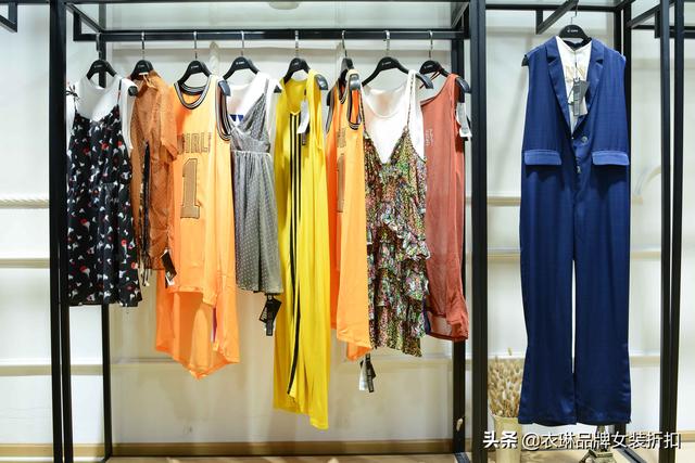 想开女装网店，一件代发货源怎么找，想开女装网店（怎么找到品牌折扣女装批发一手货源）