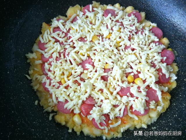 平底锅披萨的家常做法，平底锅做披萨的简单做法（孩子乐得合不拢嘴）