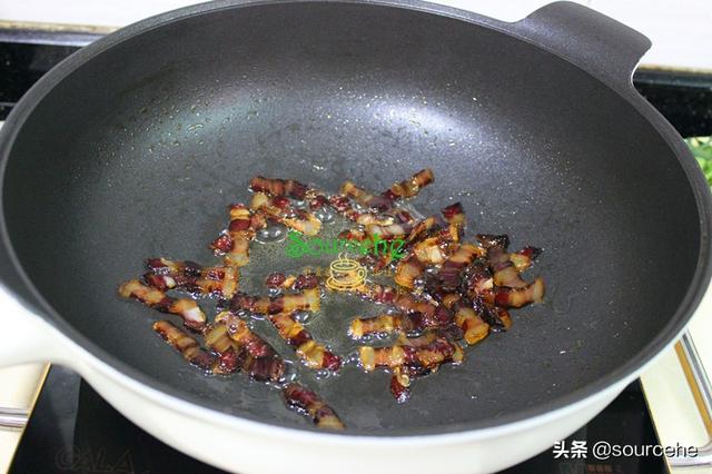 腊肉炒多久能熟，炒腊肉煮几分钟才能吃（腊肉加蒜苗炒最香）