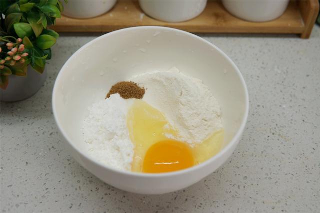 油煎小鱼的做法，油煎小鱼的做法步骤（记住挂糊的方法）