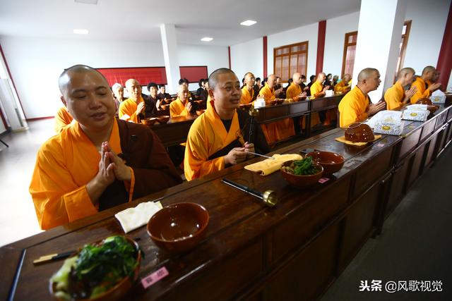 过堂是什么意思，过堂房是什么意思（佛门吃饭为什么叫“过堂”）