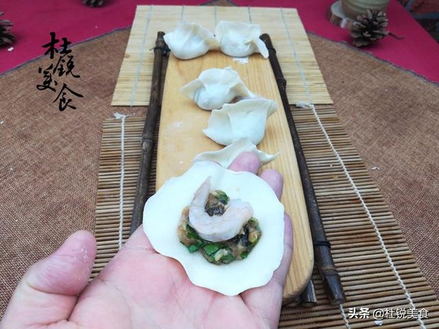 肉三鲜馅怎么调好吃，肉三鲜馅怎么调好吃视频（老师傅教你肉三鲜水饺经典做法）