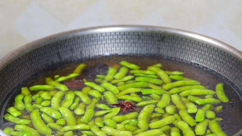 圖片[4]-【涼拌毛豆】做法步驟圖 5分鐘快速入味 比夜宵店還好吃-起舞食譜網(wǎng)
