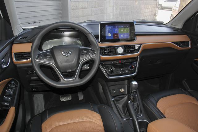 五菱宏光s3自动离合版开起来怎么样(再也不用踩离合,开起来轻松多了)