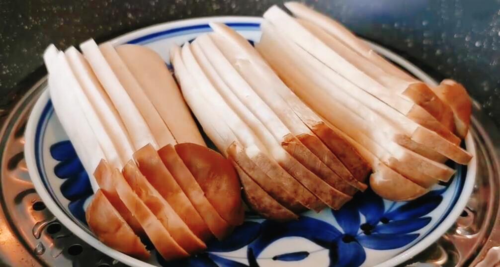 图片[2]-【豆腐皮拌杏鲍菇】做法步骤图 不炒不炖 连吃3天也不觉得腻-起舞食谱网