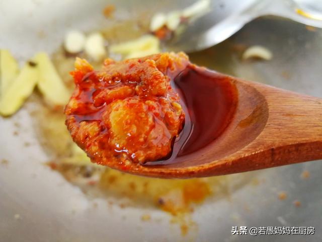 家常干锅虾的做法，干锅虾的做法 家常（自己在家做好吃又实惠）