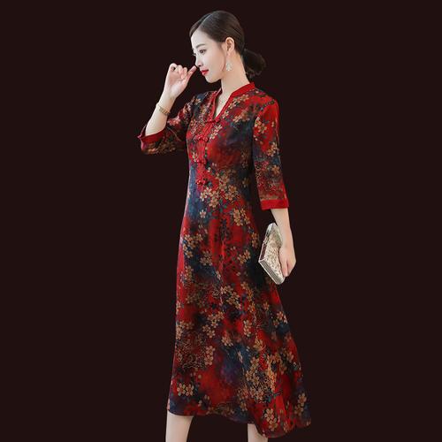 鹿皮绒是什么面料，麂皮绒是什么面料多少钱一米（早春新款连衣裙流行这几种面料）