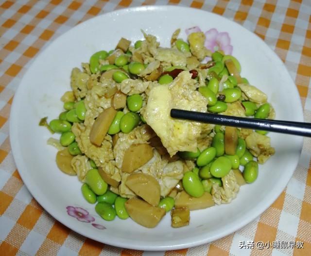 怎样做美味的毛豆香干炒火腿，豆干火腿的做法大全窍门（炒毛豆米时不要忽略这一步）