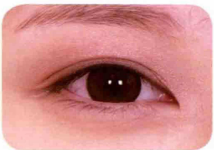 下眼线怎么画，下眼线怎么画显眼睛大（使用蓝色画下眼线）