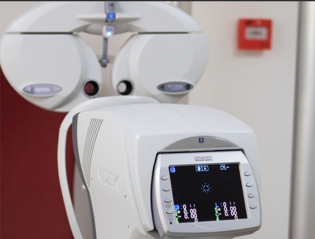 眼科cyl多少是正常，眼科cyl-1.25（镜片镜架选择总攻略）