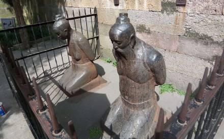 仔细地什么填合适的词，仔细地什么填合适的词二年级（认真地走路）