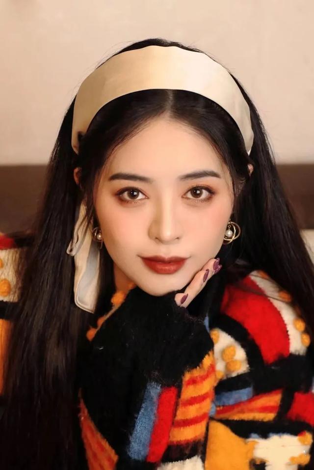 什么发型显脸小显年轻，适合瘦脸的发型（简单易打理的4款发型）