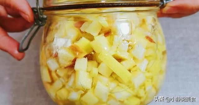 柠檬和什么水果最配啊，柠檬跟什么比较配（闺蜜月瘦15斤的秘诀）