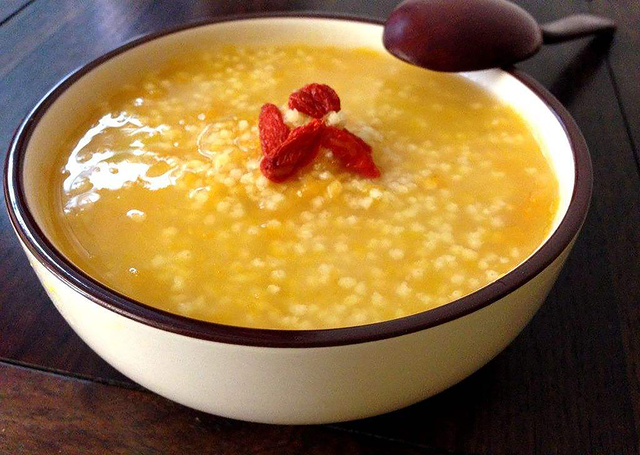 4种有效的催乳食物，什么食物催乳最有效（奶水不足要吃下奶的食物）