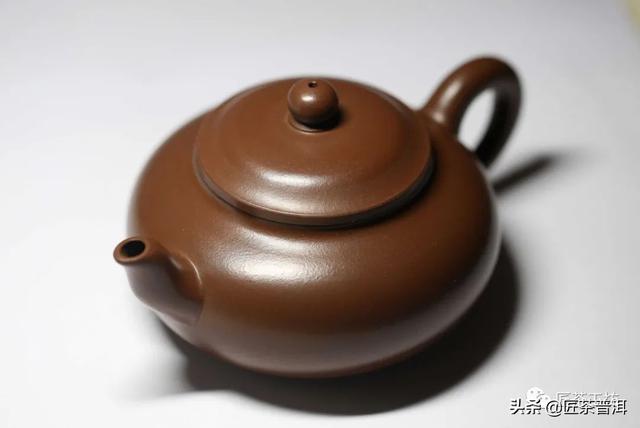 鉴别紫砂壶真伪的11种方法，辨认紫砂壶的真假简单有效的方法（一分钟教你辨别真假紫砂壶）