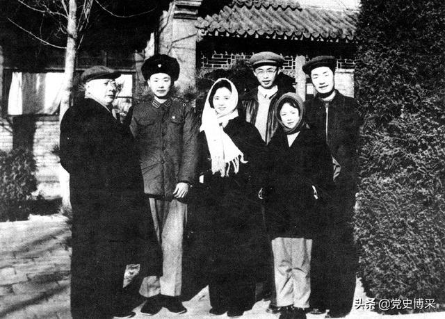 名人的读书雅事雅号，名人书斋雅号（赵朴初一首诗险被康生处心构陷）