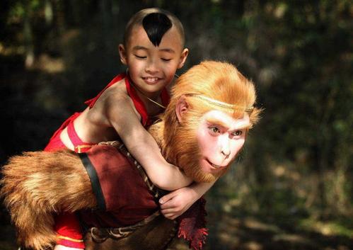 三清宫大门上的对联是什么，三清殿对联横批（圣婴大王红孩儿：有苦说不出）