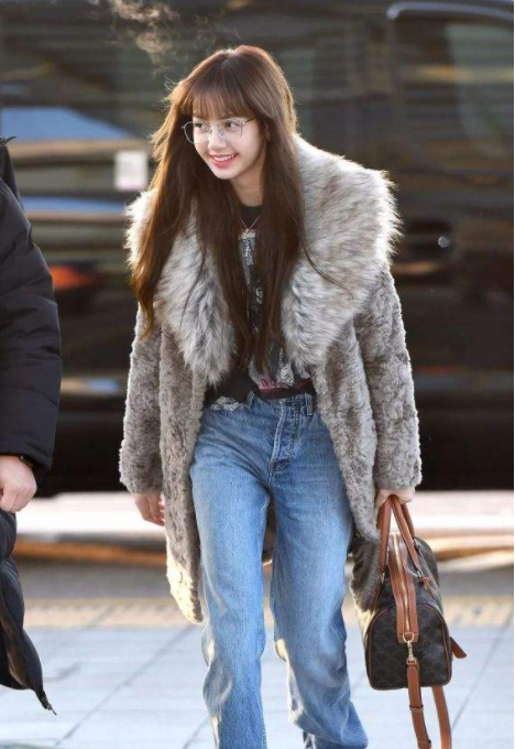 幸运叶子和阿迪达斯什么关系，叶子是耐克还是阿迪达斯（Lisa不以为然）