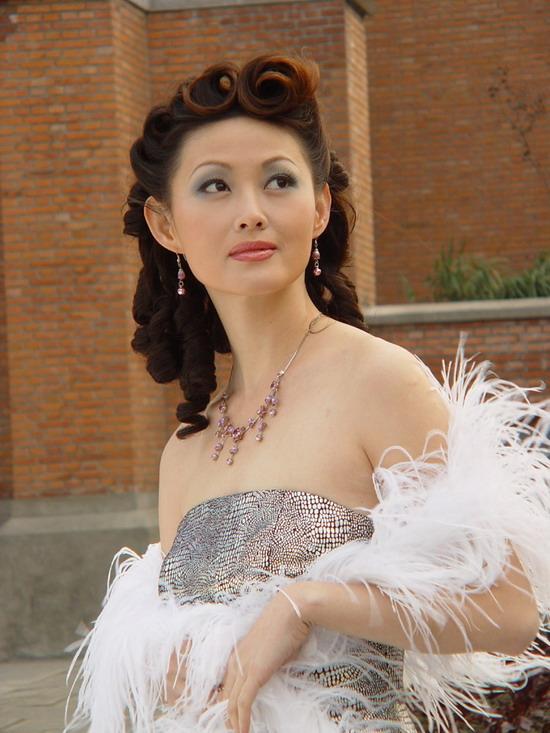 苗瀚东是以谁为原型，苗瀚东（经典民族商战片《大染坊》回顾）