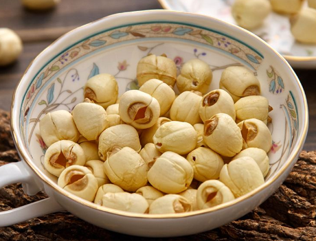 莲子和什么搭配最好，莲子最佳搭配（莲子和它天生一对）