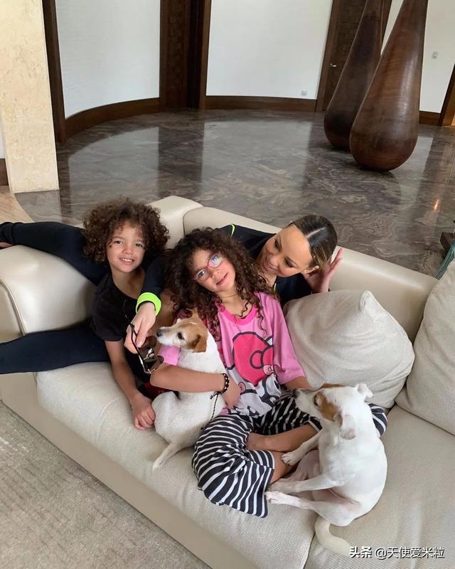 玛丽亚凯丽，玛丽亚凯丽后期演唱会实况（看完玛丽亚·凯莉最新自传）