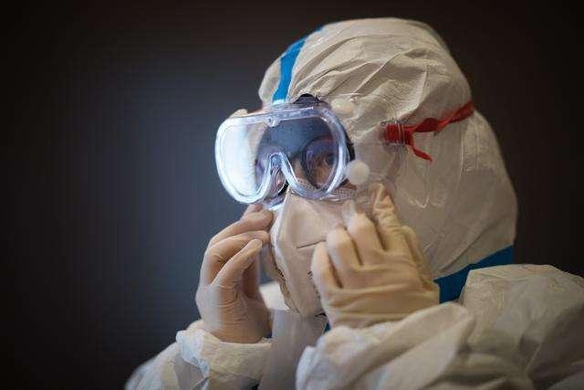 h7n9是哪一年爆发，H7N9是哪年（特朗普的美国真的脆弱不堪吗）