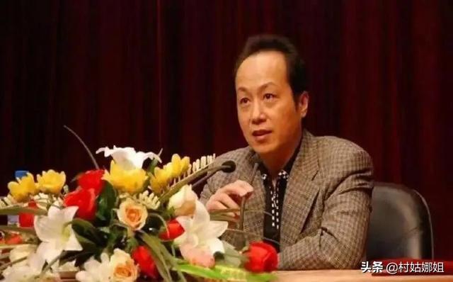 罗京去世讣告，为何墓地却出现怪相