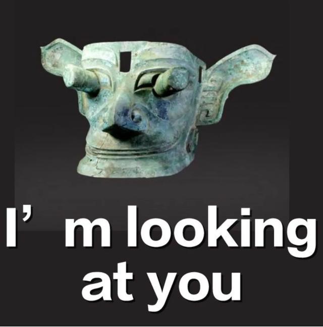 考古队发现奥特曼石像，卫星拍到奥特曼是真的吗（三星堆“挖出”诸葛亮和奥特曼）