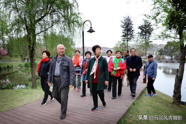 最简单能令人放松心情的图片 偶尔防空一下自己，让人心情放松的图片（醉倒在那片春色里）