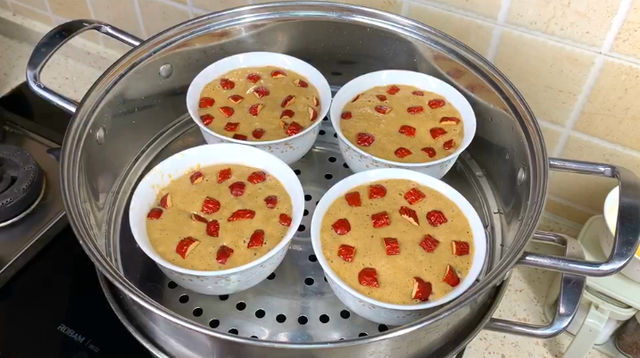 发糕的家庭的做法，红糖发糕的家庭做法（比蛋糕简单好吃）