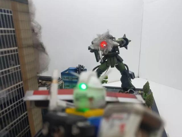 扎古和高达区别，高达扎古是什么梗（佳作：白色恶魔vs扎古）