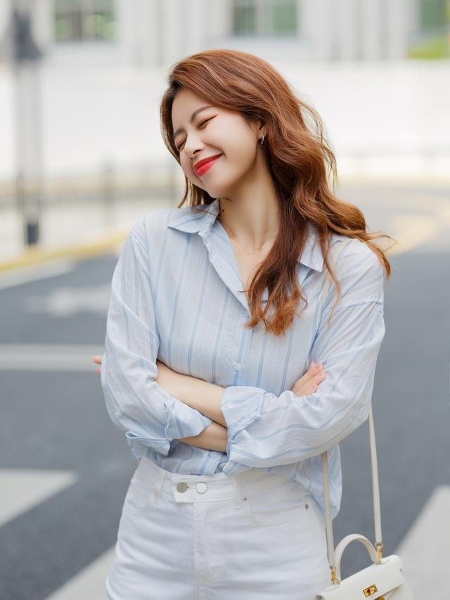 拍照造型怎么摆，拍照片怎么摆造型（摆对一个比一个漂亮）