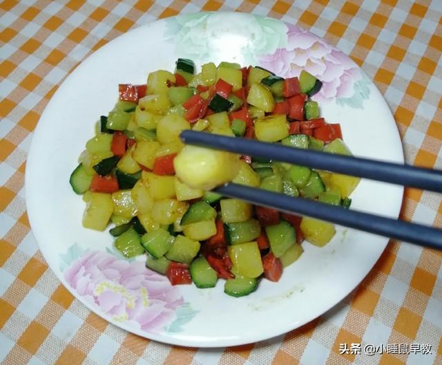 炒三丁怎么做好吃，炒三丁的做法（鲜香开胃又下饭）