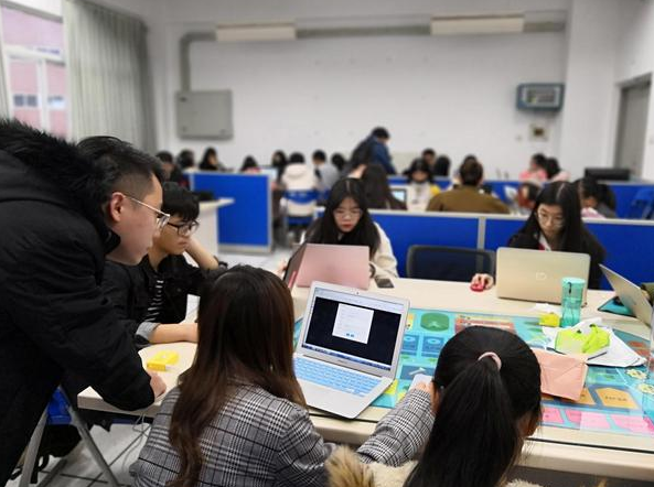 文科生可以报哪些专业，什么专业薪资待遇好（文科生最“吃香”的三类专业）