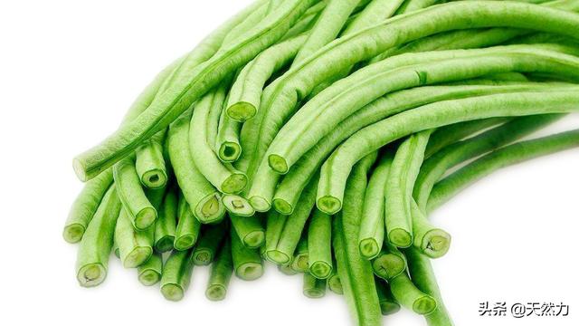 豆角焯水多长时间，豇豆焯水要多长时间（焯水后的豆角颜色好看）