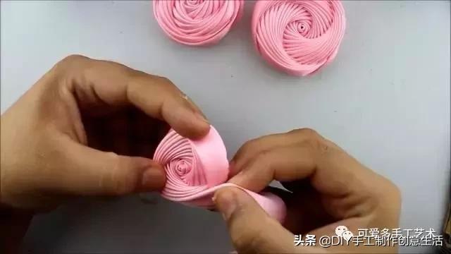 彩带的折法，彩带的折法大全 风铃花（一根丝带就卷出一朵螺旋形状的玫瑰）