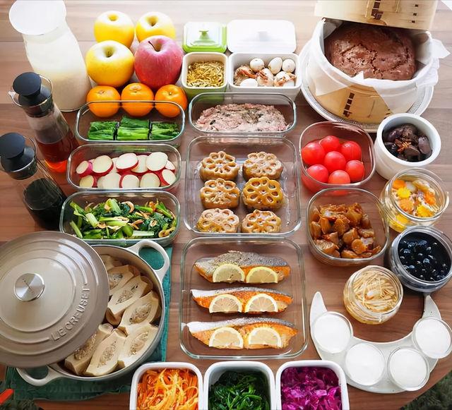 日本人通常吃的10种早餐，日本人传统的早餐（看了这位日本妈妈烹饪的早餐）