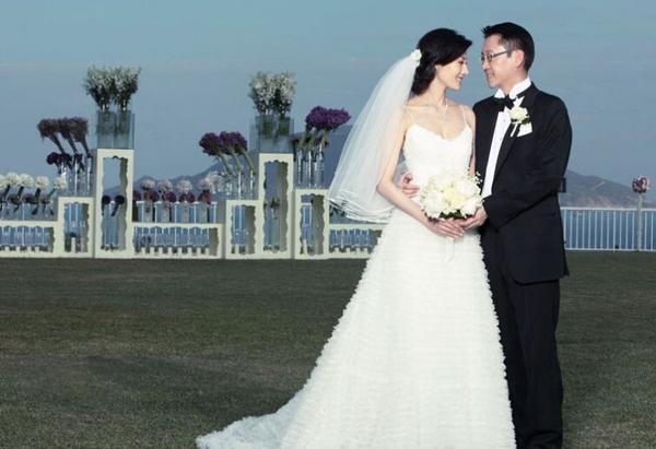 赌王的子女介绍，赌王的老婆及子女介绍（有人落魄到靠脚底按摩为生）