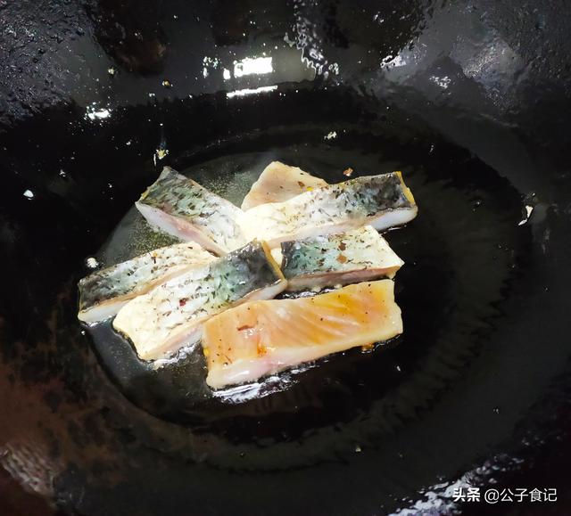 腊鱼怎么炒好吃，腊鱼怎么炒好吃又嫩（一道让我惦记了一年的菜）