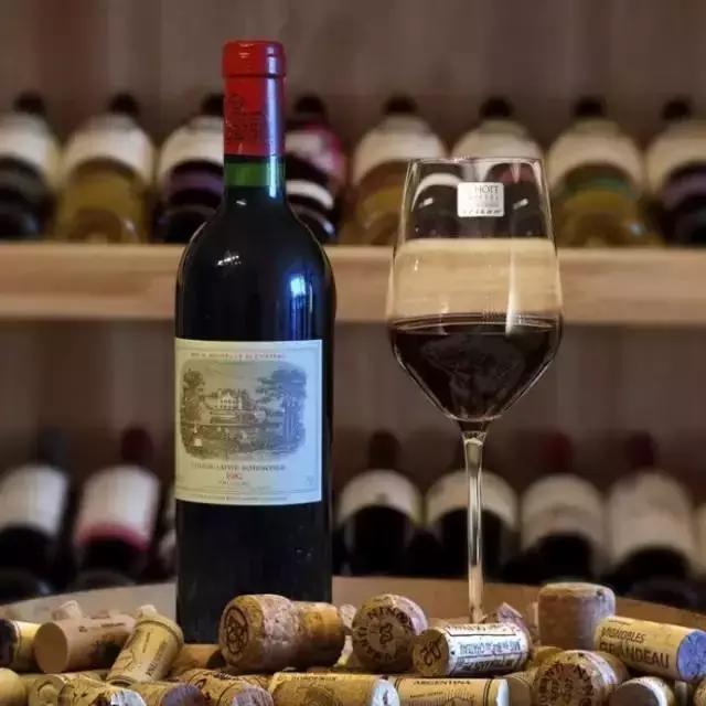 白马康帝红酒什么档次,康帝白葡萄酒(世界最奢侈十大红酒品牌)