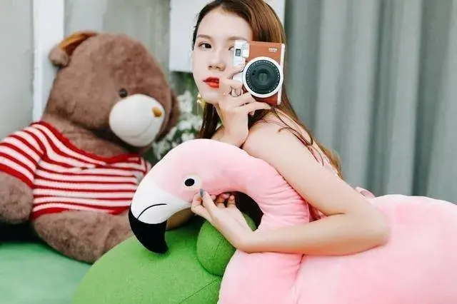 拍立得拍出来的是全白，拍立得为什么拍出来是白板（颜值即正义——高颜值便携傻瓜拍立得）