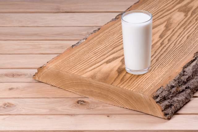 全脂灭菌乳是什么意思，全脂灭菌乳有营养吗（包装上有复原乳3个字）