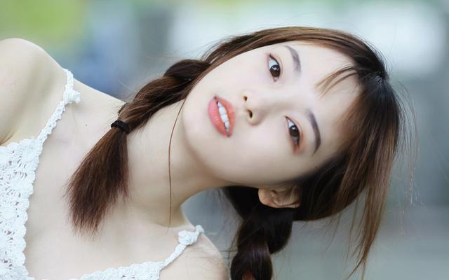 眼霜一天用几次，眼霜的用法（眼霜涂的越多越好）