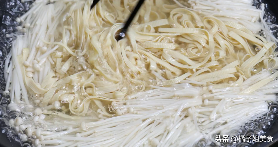 圖片[2]-夏天必做涼拌豆腐皮！5分鐘搞定開胃下酒菜，老公連吃3天不膩-起舞食譜網