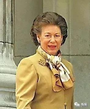 迪士尼在逃公主是什么意思，什么叫迪士尼在逃公主（被娱乐圈女明星玩了一年的在逃公主梗）