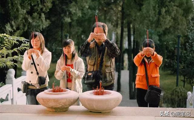 文殊菩萨最忌讳什么,属兔人最忌讳什么颜色(生理期不能进寺院) 文殊菩萨最忌讳什么,属兔人最忌讳什么颜色(生理期不能进寺院)