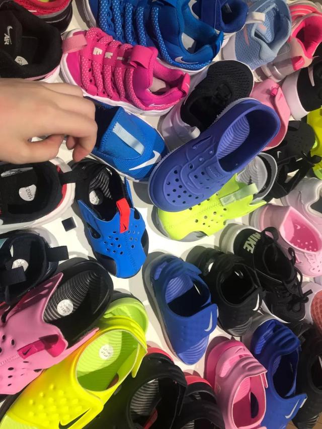 儿童凉鞋怎么选择比较好，儿童凉鞋到底要怎么选