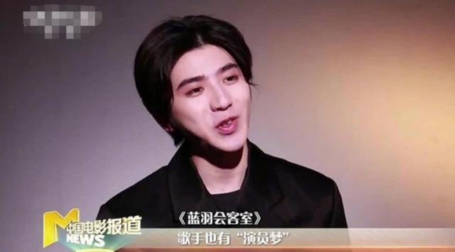  蔡徐坤为什么前后不一样，明明可以靠才华